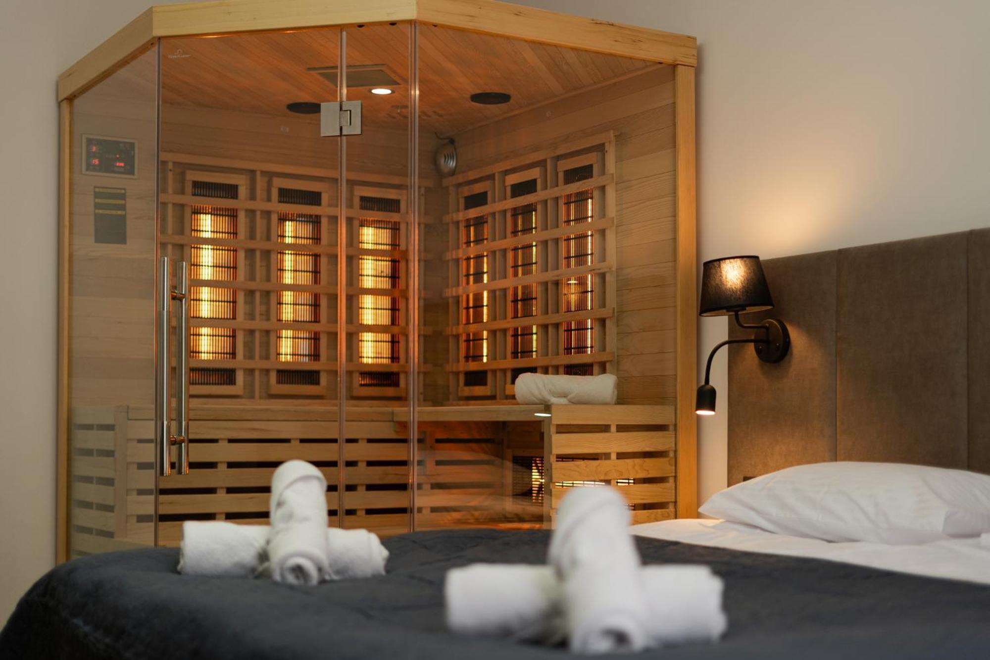 Апартаменти Bedrooms With Sauna&bath And Free Parking Краків