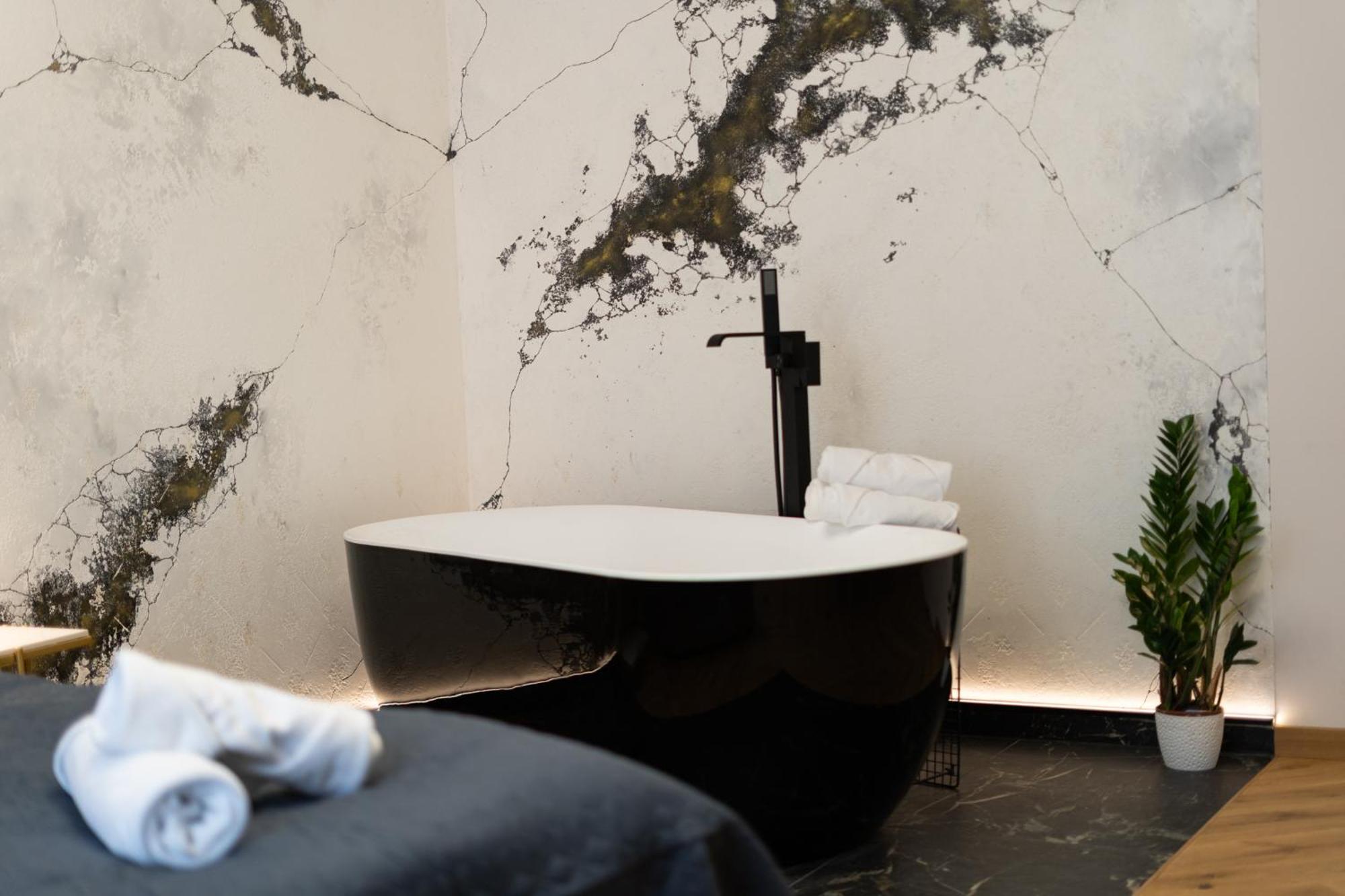 Apartamento Bedrooms With Sauna&bath And Free Parking *